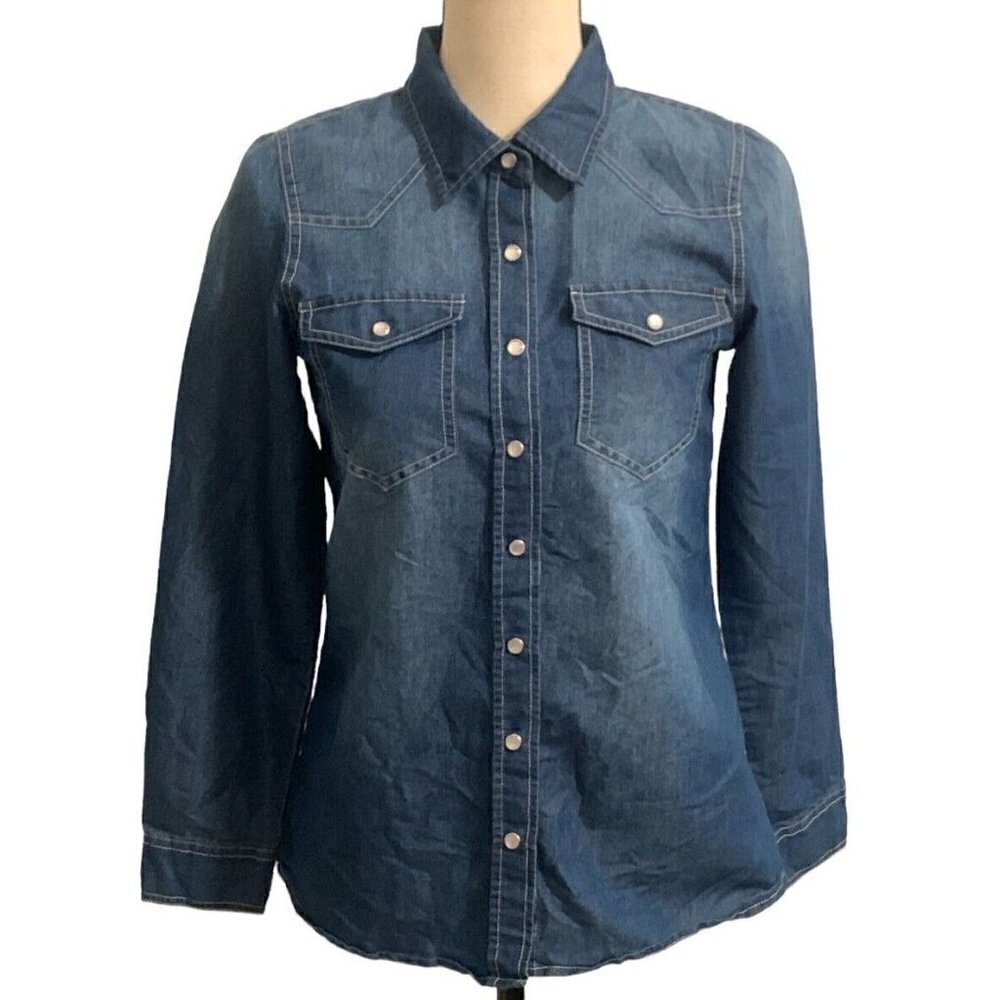 Rue21 Womens Pearl Snap Lightweight Shirt Size XS Thin Blue Chambray Long Sleeve